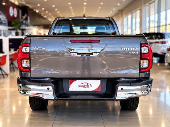 TOYOTA-HILUX-2024