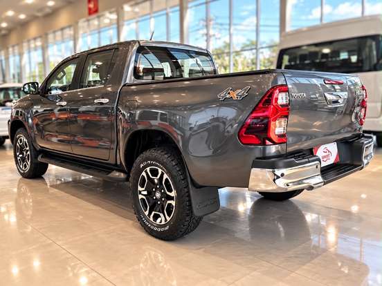 TOYOTA-HILUX-2024