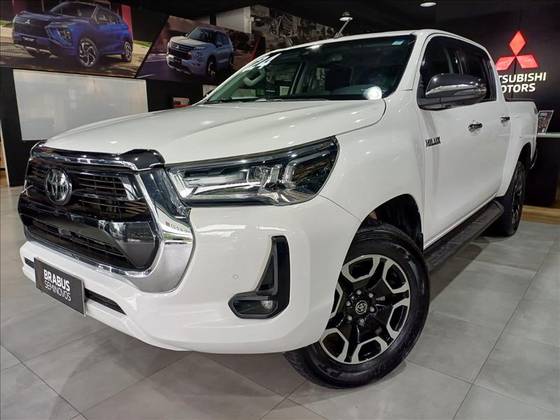 TOYOTA HILUX 2.8 D-4D TURBO DIESEL CD SRX 4X4 AUTOMÁTICO