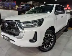 TOYOTA HILUX 2.8 D-4D TURBO DIESEL CD SRX 4X4 AUTOMÁTICO TOYOTA HILUX 2.8 D-4D TURBO DIESEL CD SRX 4X4 AUTOMÁTICO