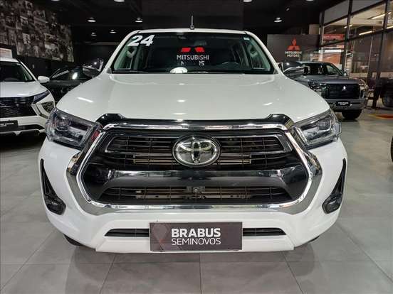 TOYOTA-HILUX-2023