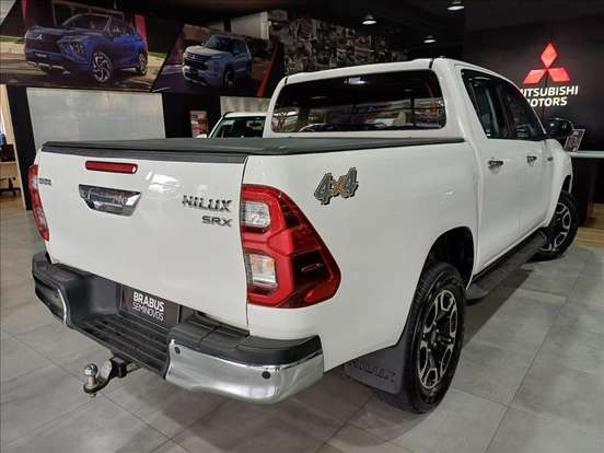 TOYOTA-HILUX-2.8 D-4D TURBO DIESEL CD SRX 4X4 AUTOMÁTICO TOYOTA-HILUX-2023