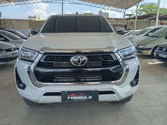 TOYOTA-HILUX-2025