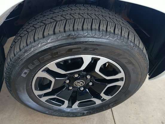 TOYOTA-HILUX-2025