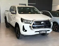 TOYOTA HILUX 2.8 D-4D TURBO DIESEL CD SRX 4X4 AUTOMÁTICO TOYOTA HILUX 2.8 D-4D TURBO DIESEL CD SRX 4X4 AUTOMÁTICO