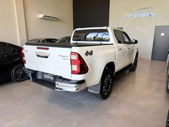TOYOTA-HILUX-2.8 D-4D TURBO DIESEL CD SRX 4X4 AUTOMÁTICO TOYOTA-HILUX-2020