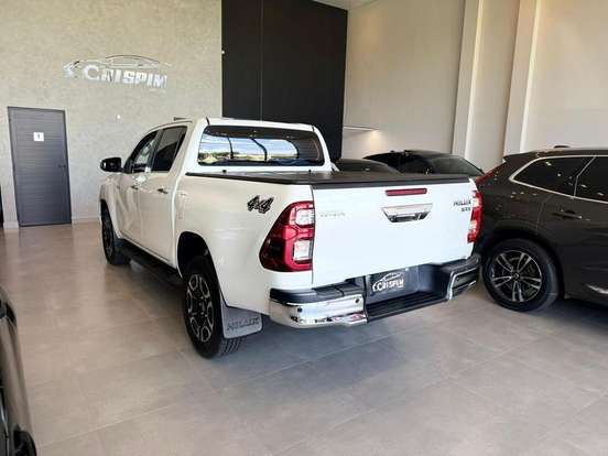 TOYOTA-HILUX-2020