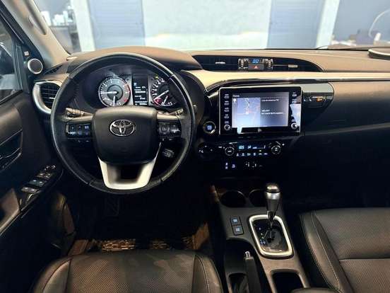 TOYOTA-HILUX-2020