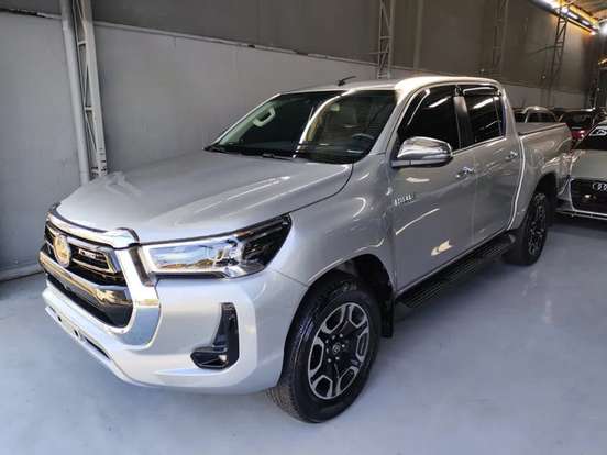 TOYOTA-HILUX-2022