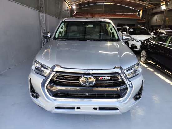 TOYOTA-HILUX-2022