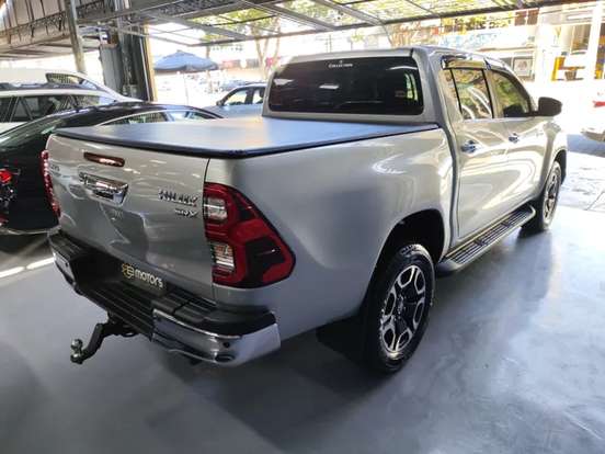 TOYOTA-HILUX-2022