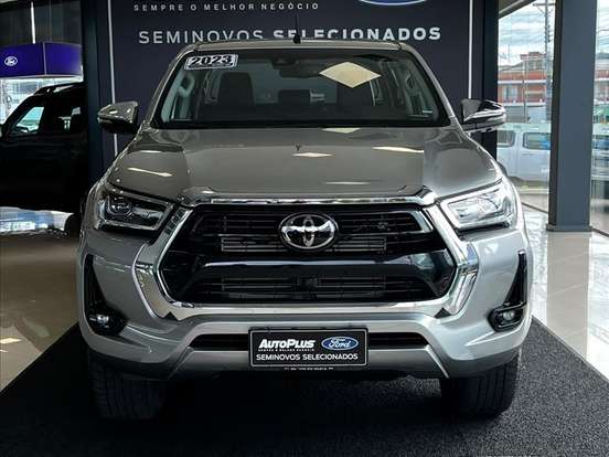 TOYOTA-HILUX-2.8 D-4D TURBO DIESEL CD SRX 4X4 AUTOMÁTICO TOYOTA-HILUX-2022