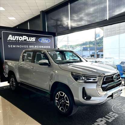 TOYOTA-HILUX-2022