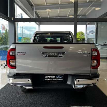 TOYOTA-HILUX-2022