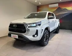 TOYOTA HILUX 2.8 D-4D TURBO DIESEL CD SRX PLUS 4X4 AUTOMÁTICO TOYOTA HILUX 2.8 D-4D TURBO DIESEL CD SRX PLUS 4X4 AUTOMÁTICO