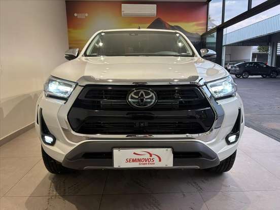 TOYOTA-HILUX-2024