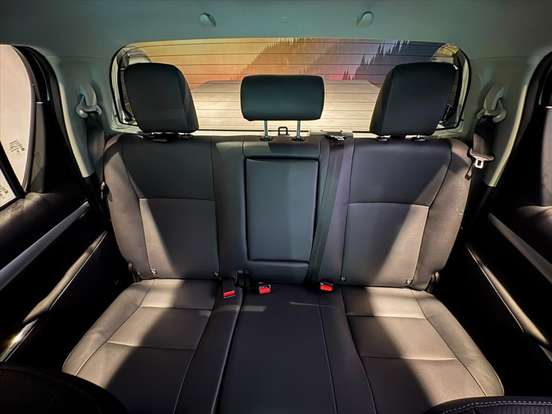 TOYOTA-HILUX-2.8 D-4D TURBO DIESEL CD SRX PLUS 4X4 AUTOMÁTICO TOYOTA-HILUX-2024