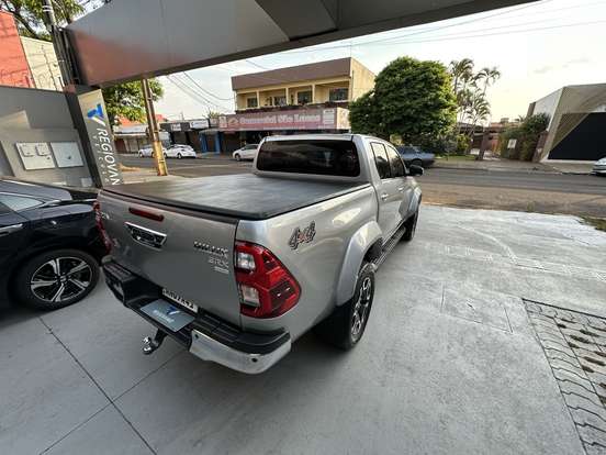 TOYOTA-HILUX-2024