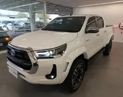 TOYOTA HILUX 2.8 D-4D TURBO DIESEL CD SRX PLUS 4X4 AUTOMÁTICO TOYOTA HILUX 2.8 D-4D TURBO DIESEL CD SRX PLUS 4X4 AUTOMÁTICO