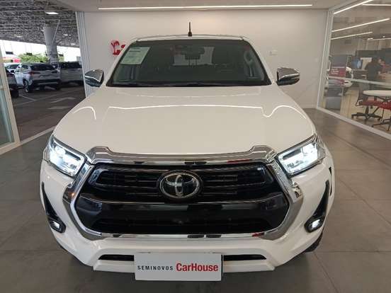 TOYOTA-HILUX-2025