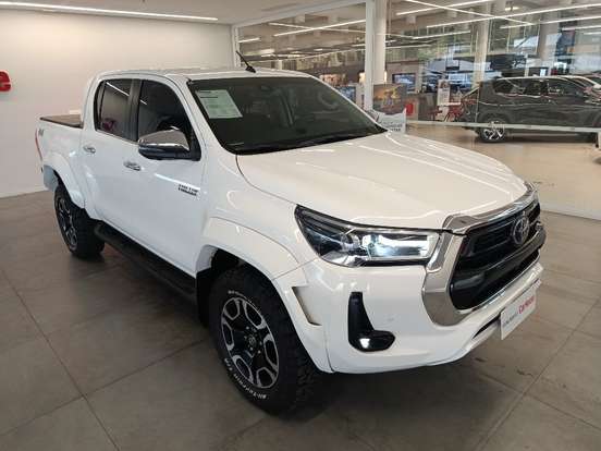 TOYOTA-HILUX-2.8 D-4D TURBO DIESEL CD SRX PLUS 4X4 AUTOMÁTICO TOYOTA-HILUX-2025