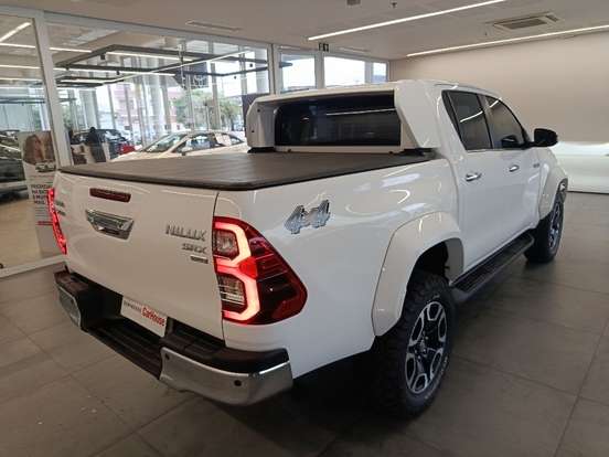 TOYOTA-HILUX-2025