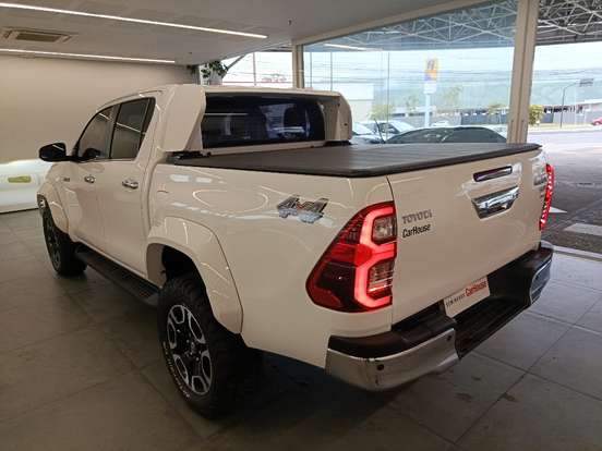 TOYOTA-HILUX-2.8 D-4D TURBO DIESEL CD SRX PLUS 4X4 AUTOMÁTICO TOYOTA-HILUX-2025