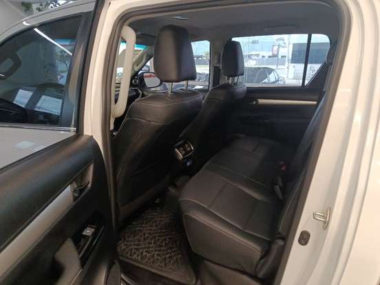 TOYOTA-HILUX-2025