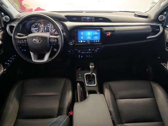 TOYOTA-HILUX-2025