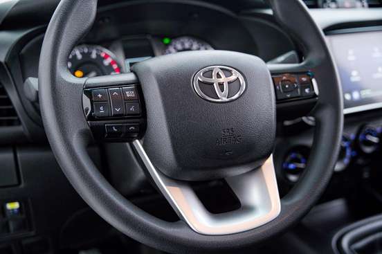 TOYOTA-HILUX-2024