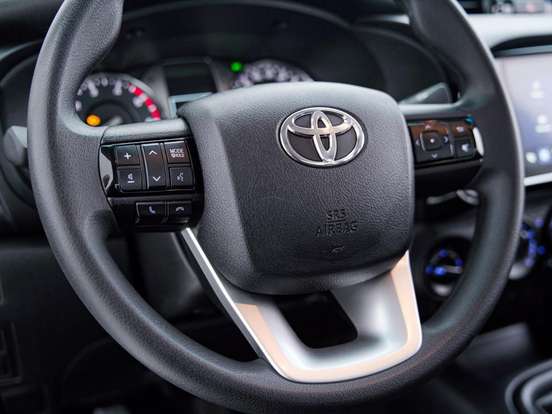 TOYOTA-HILUX-2.8 D-4D TURBO DIESEL CHASSI 4X4 MANUAL TOYOTA-HILUX-2024