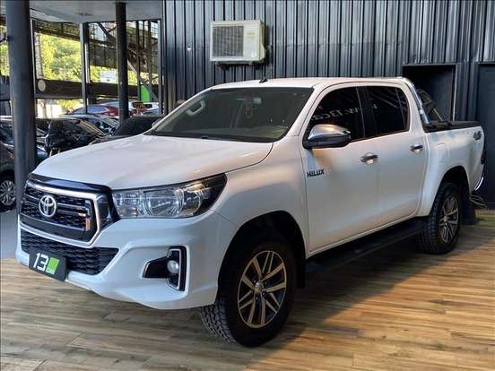 TOYOTA-HILUX-2020