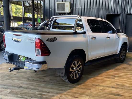 TOYOTA-HILUX-2020