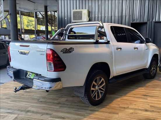 TOYOTA-HILUX-2020