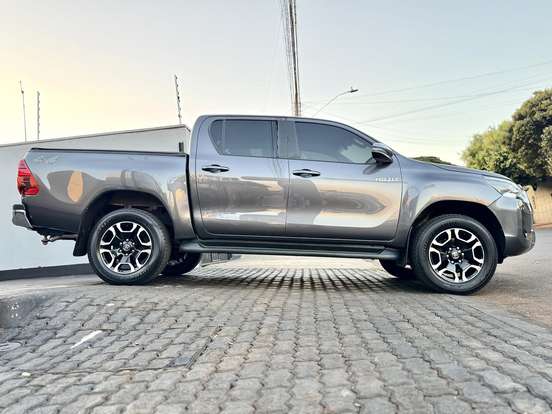 TOYOTA-HILUX-2.8 SRV 4X4 CD 16V DIESEL 4P AUTOMÁTICO TOYOTA-HILUX-2018