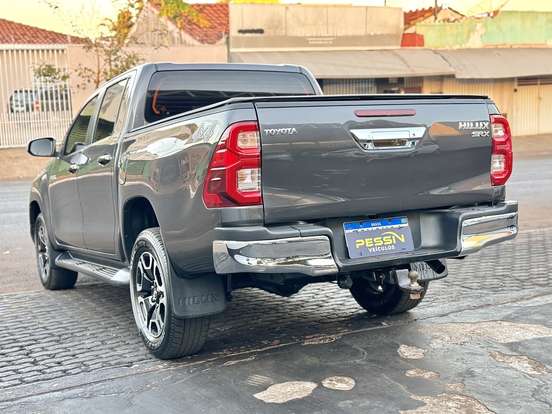 TOYOTA-HILUX-2018