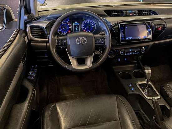 TOYOTA-HILUX-2017