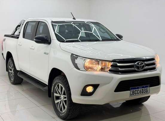 TOYOTA-HILUX-2018