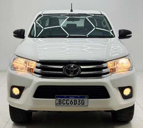 TOYOTA-HILUX-2018