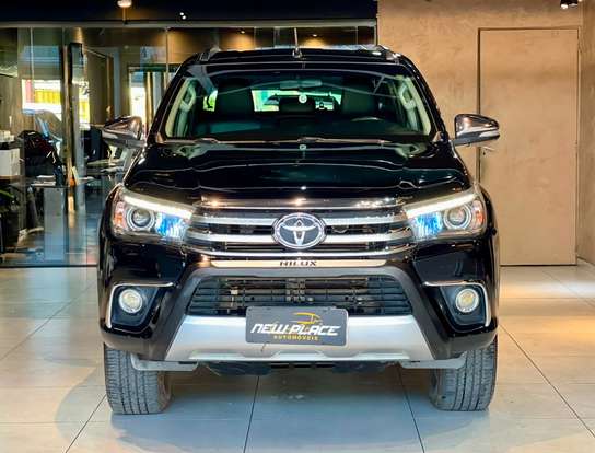 TOYOTA-HILUX-2015