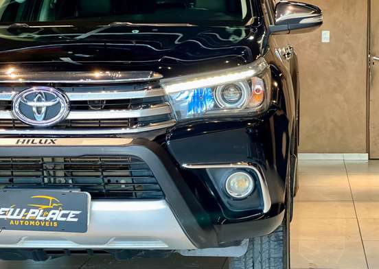 TOYOTA-HILUX-2015