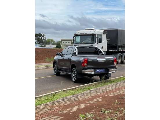 TOYOTA-HILUX-2.8 SRX 4X4 CD 16V DIESEL 4P AUTOMÁTICO TOYOTA-HILUX-2016