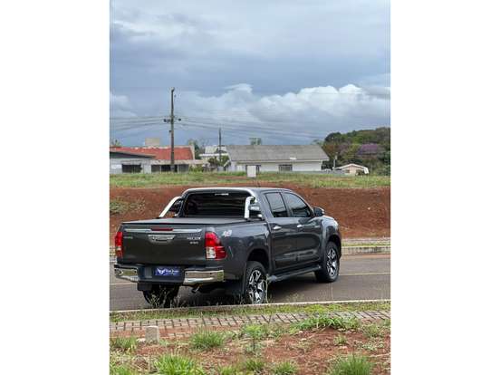 TOYOTA-HILUX-2016