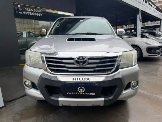 TOYOTA-HILUX-2014