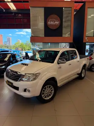 TOYOTA-HILUX-2014