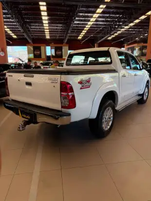 TOYOTA-HILUX-2014