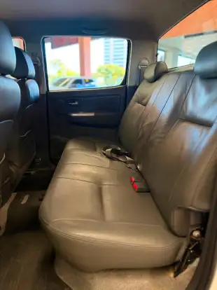 TOYOTA-HILUX-2014