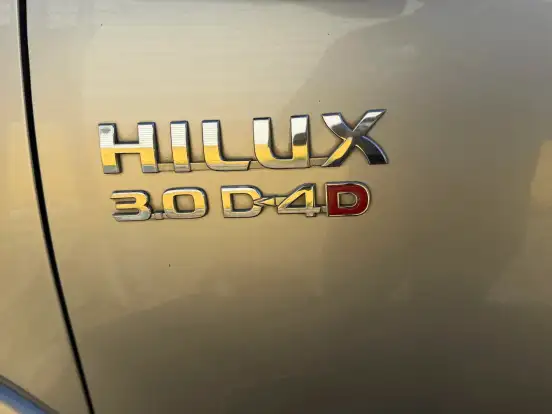 TOYOTA-HILUX-2015