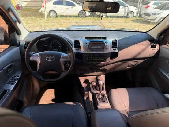 TOYOTA-HILUX-2015