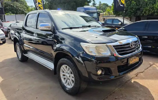 TOYOTA-HILUX-3.0 SRV TOP 4X4 CD 16V TURBO INTERCOOLER DIESEL 4P AUTOMÁTICO TOYOTA-HILUX-2015
